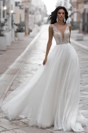 A-line Tulle Boho Wedding Dresses with Rhinestones V-neckline