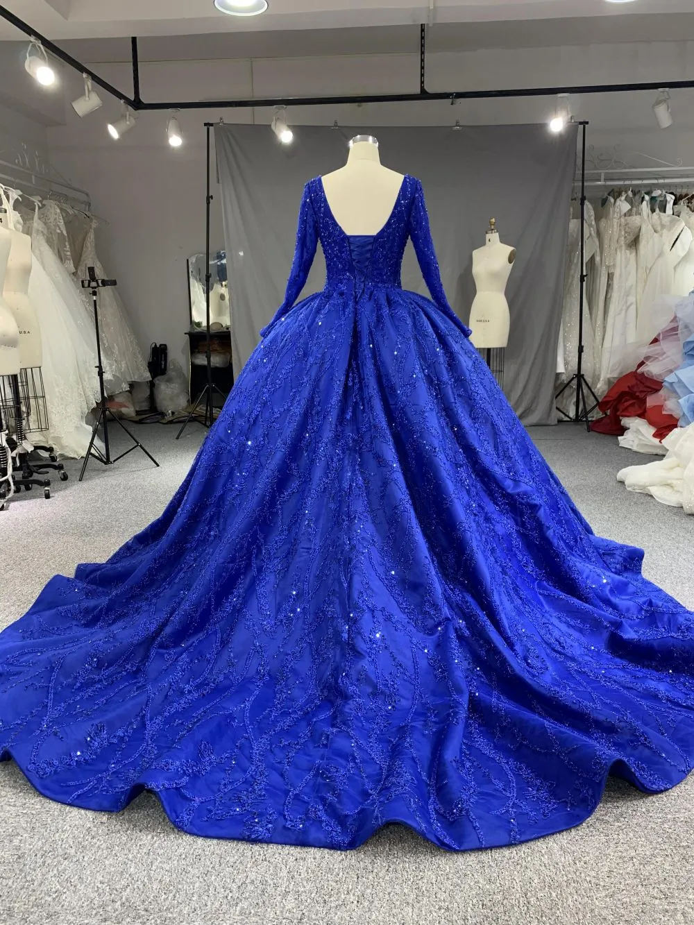 B216# Gorgeous Sequins Long Sleeves Tulle Lace Bridal Gowns