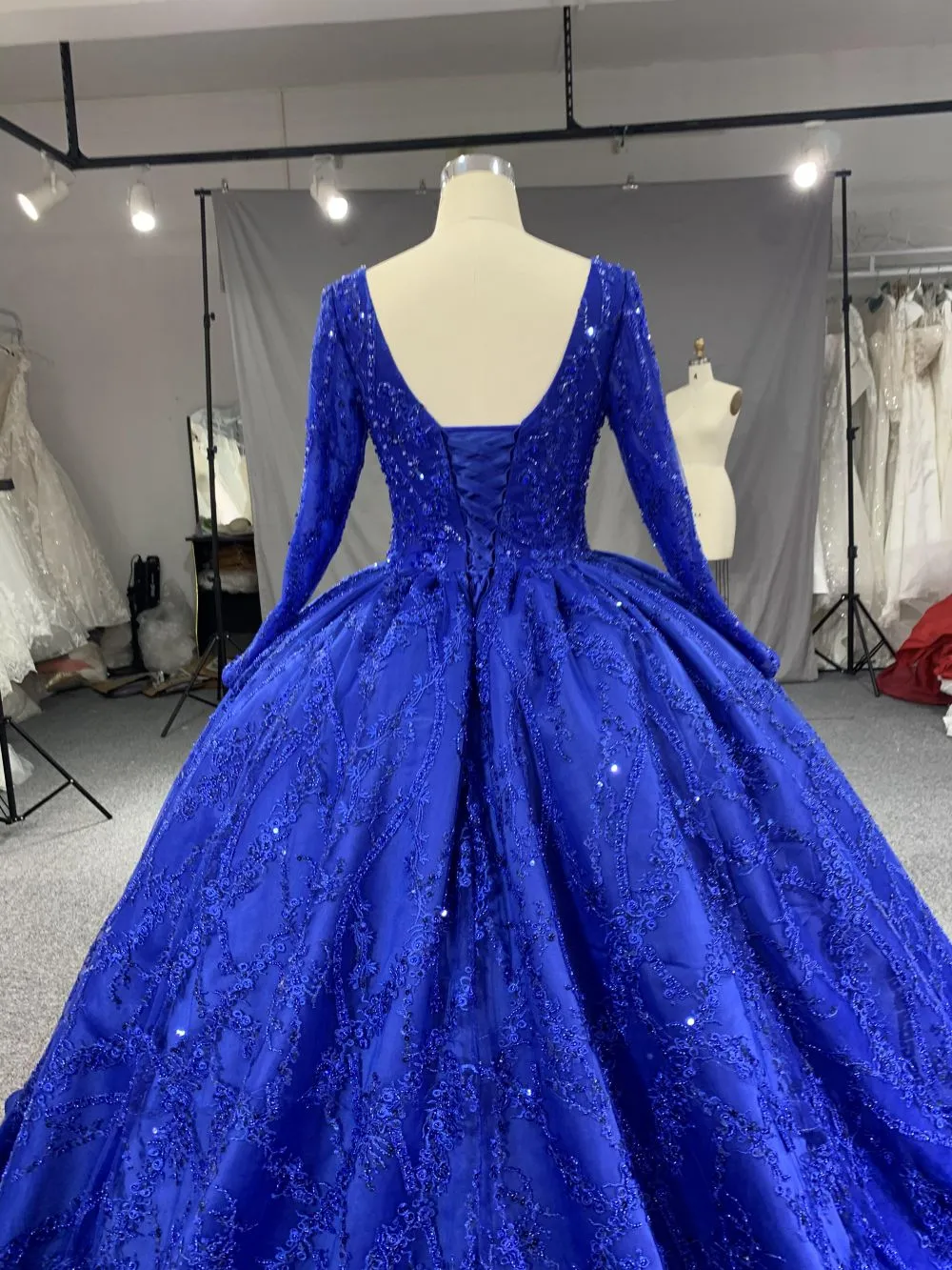 B216# Gorgeous Sequins Long Sleeves Tulle Lace Bridal Gowns