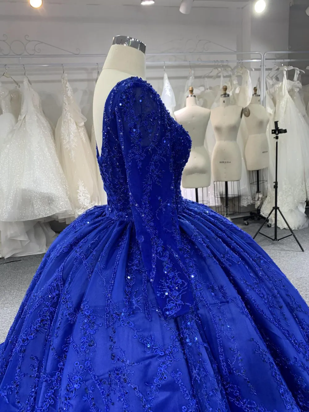 B216# Gorgeous Sequins Long Sleeves Tulle Lace Bridal Gowns