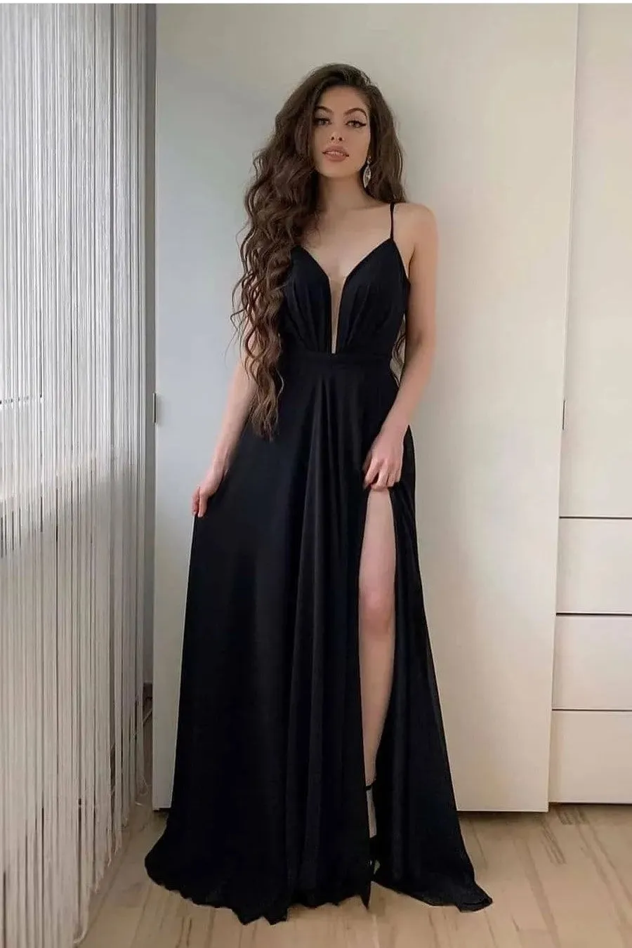 Black Chiffon A-line Prom Dresses with Plunging Neckline