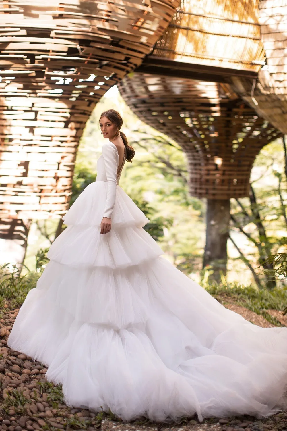 Elegant Satin Tulle Layer Skirts Celebration Wedding Dresses Ball Gowns Deep V-Neck Modest Bridal Gowns