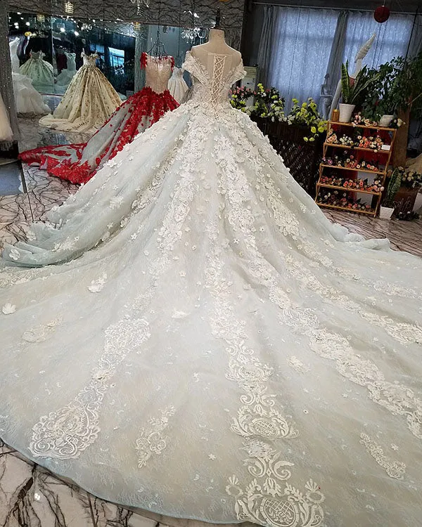 Gorgeous 2018 Ball Gown Wedding Dresses with 3D Flowers Elaborate Wedding Gowns CathedralTrain
