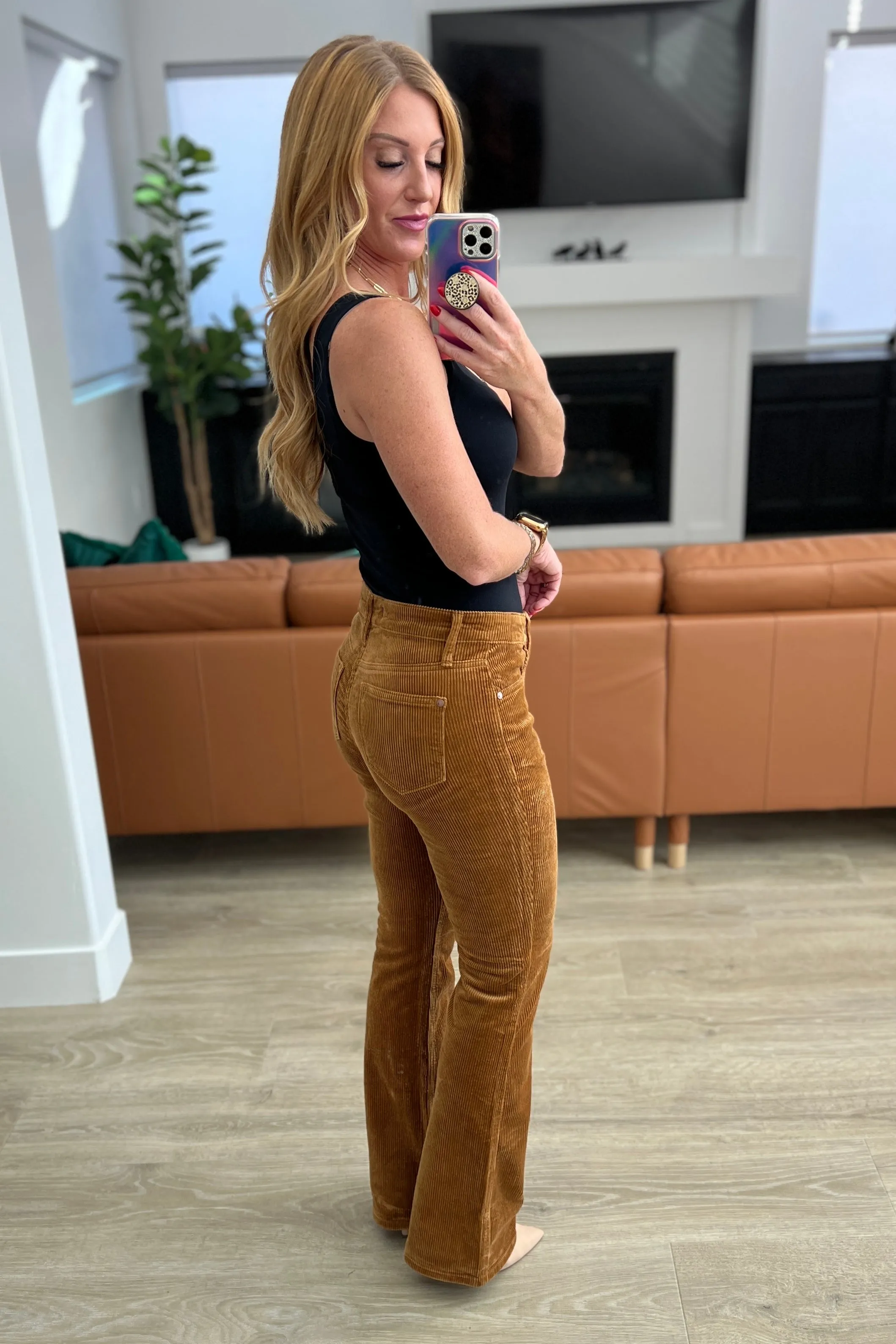 JUDY BLUE Cordelia Bootcut Corduroy Pants in Camel