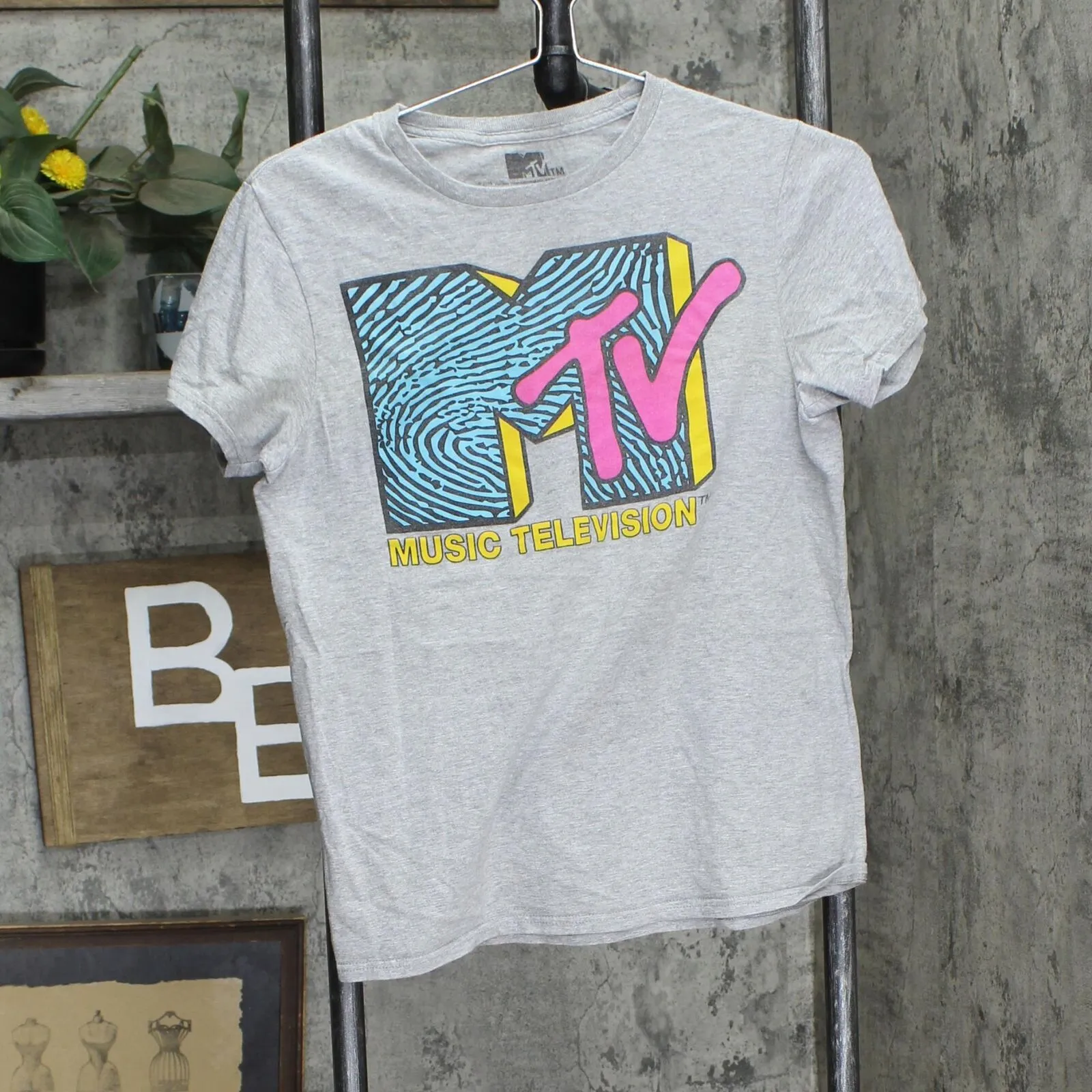 MTV Womens Graphic Short Sleeve Logo T-Shirt Tee 1678ebd1fd494a Gray S