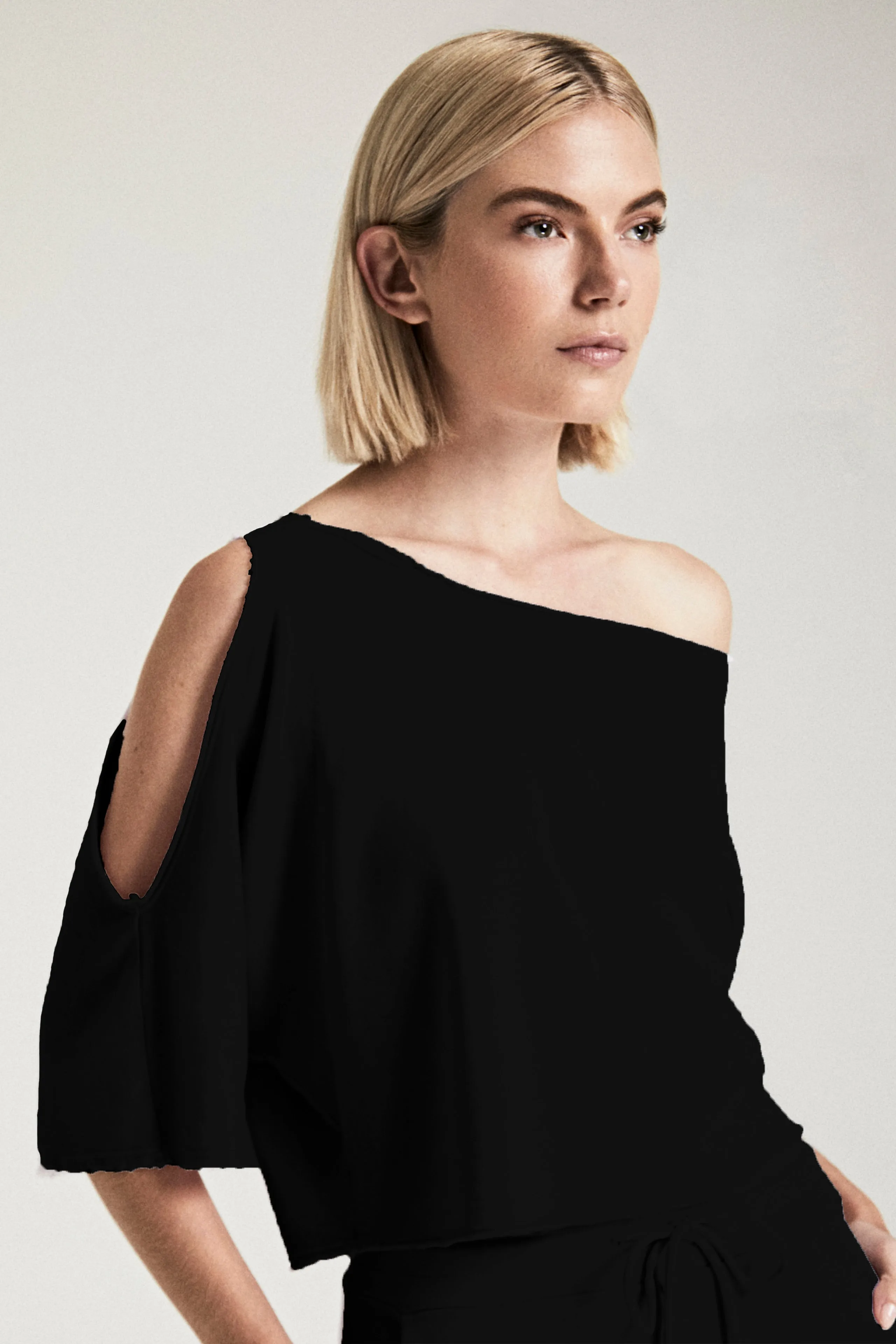 One shoulder Tee