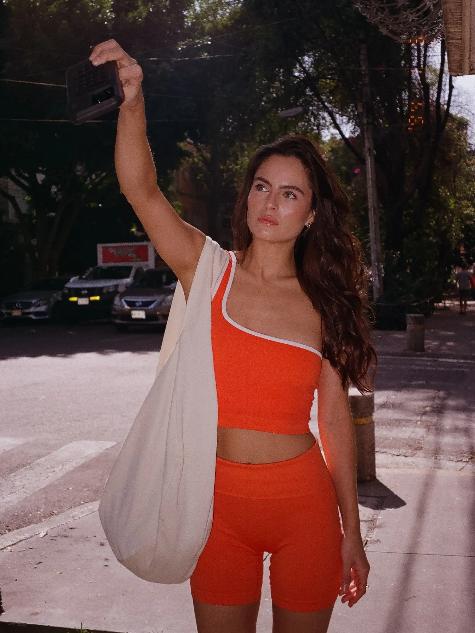 OPEN HALTER SEAMLESS TANK - BRIGHT ORANGE
