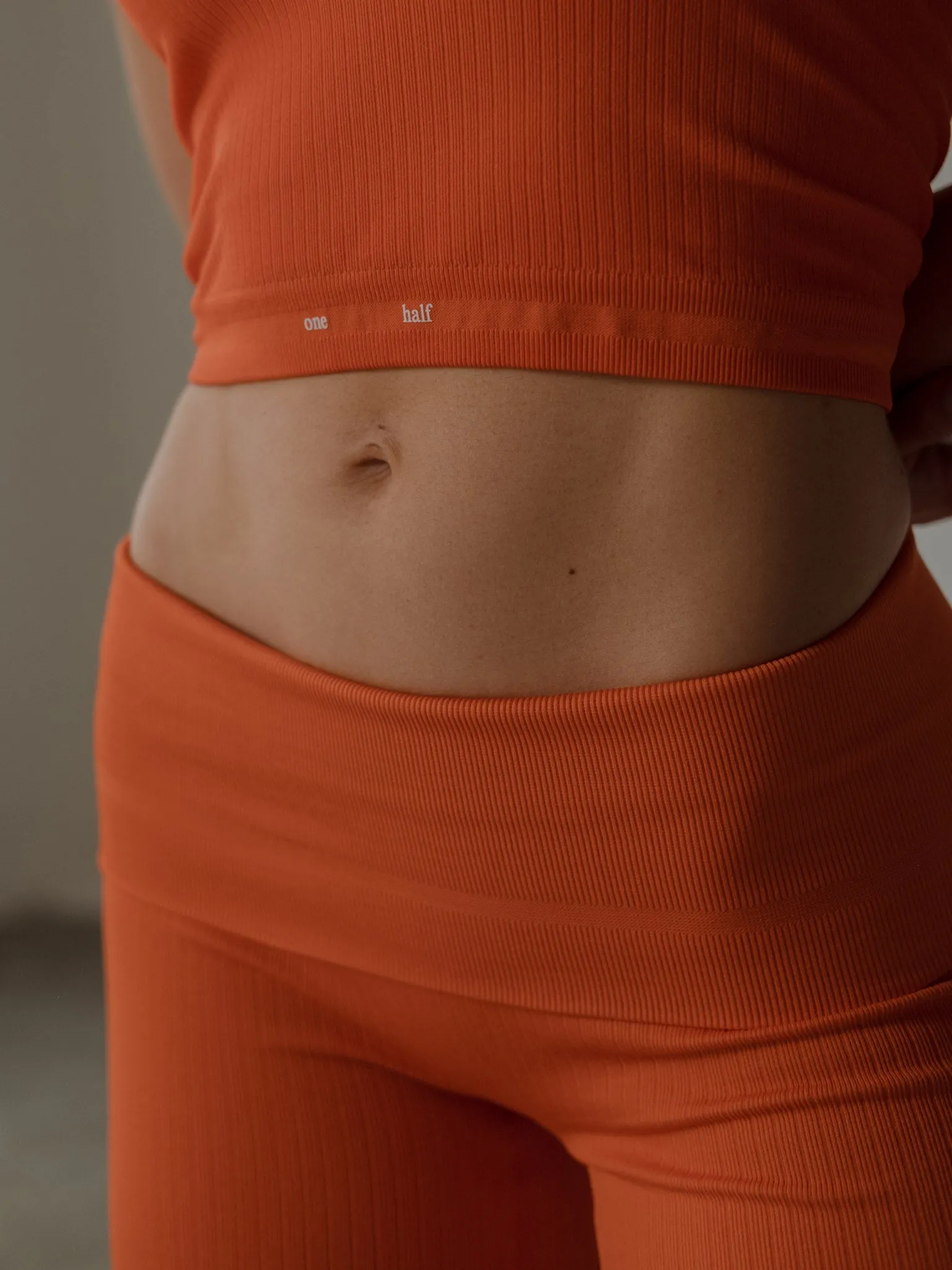 OPEN HALTER SEAMLESS TANK - BRIGHT ORANGE
