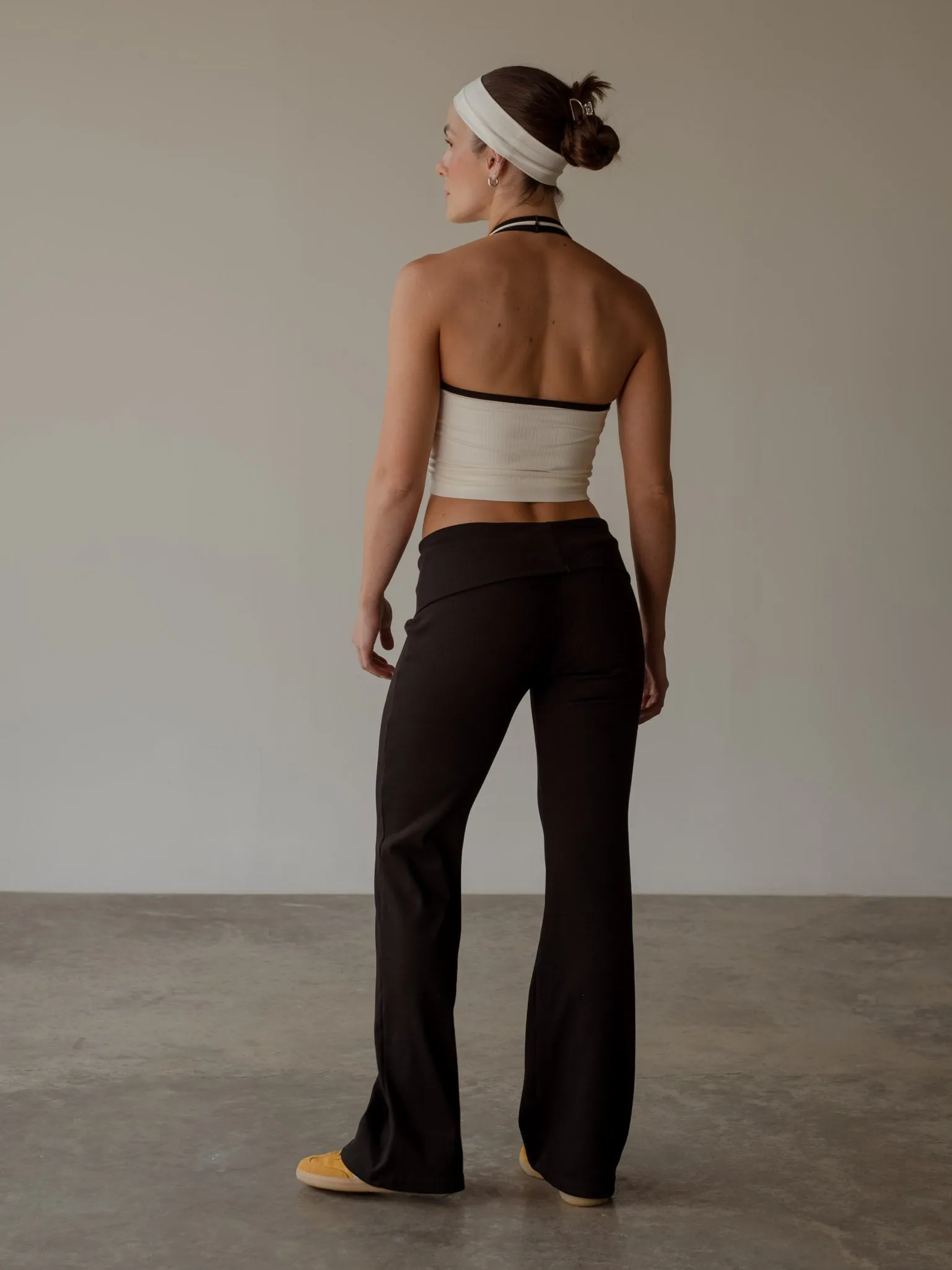 OPEN HALTER SEAMLESS TANK - SOFT CREAMY