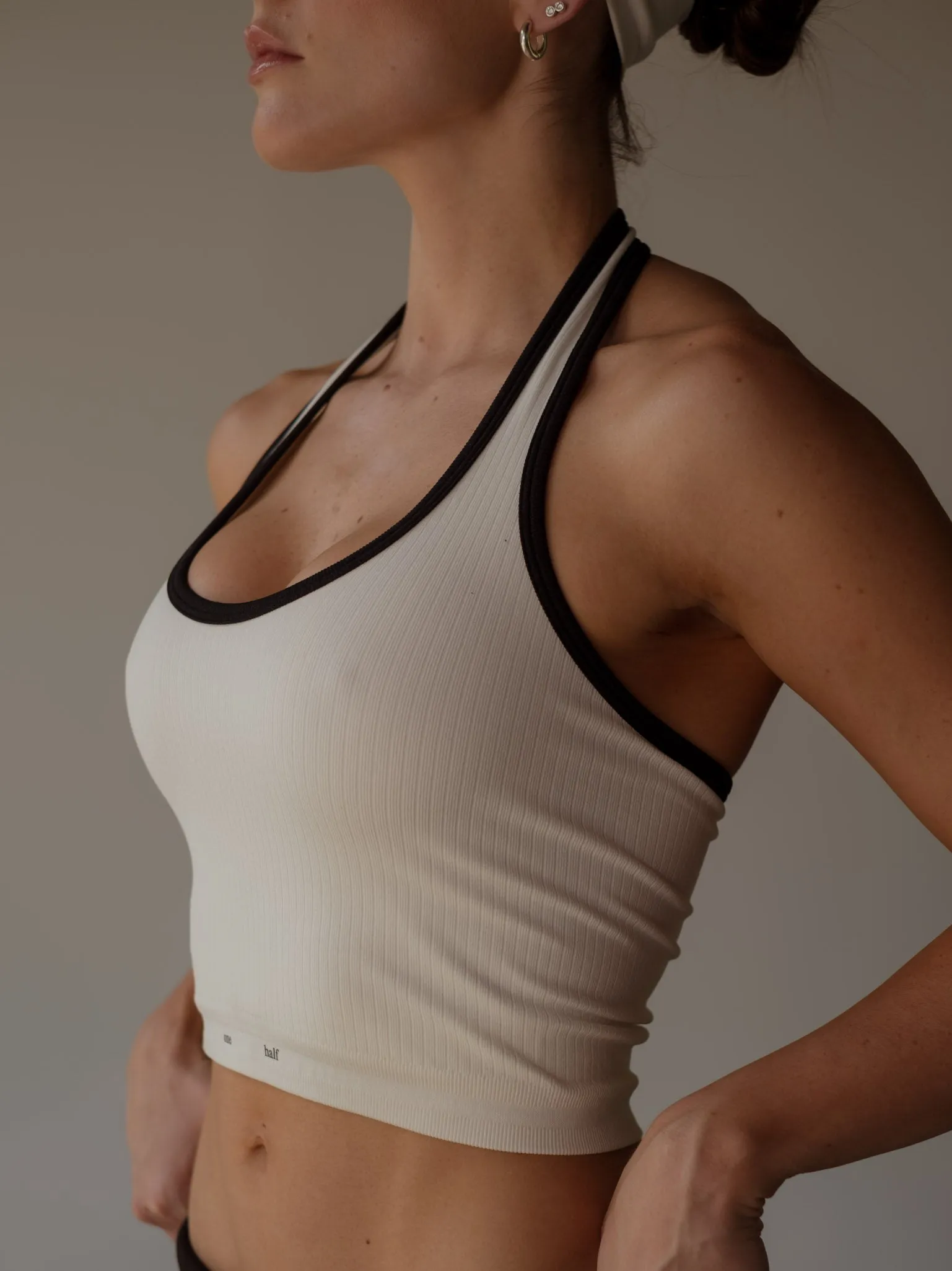 OPEN HALTER SEAMLESS TANK - SOFT CREAMY