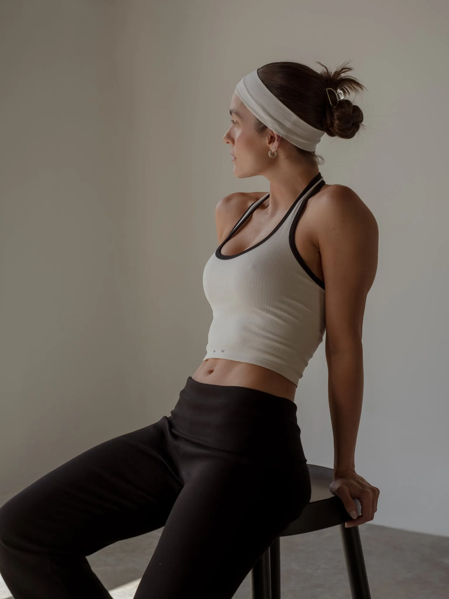 OPEN HALTER SEAMLESS TANK - SOFT CREAMY