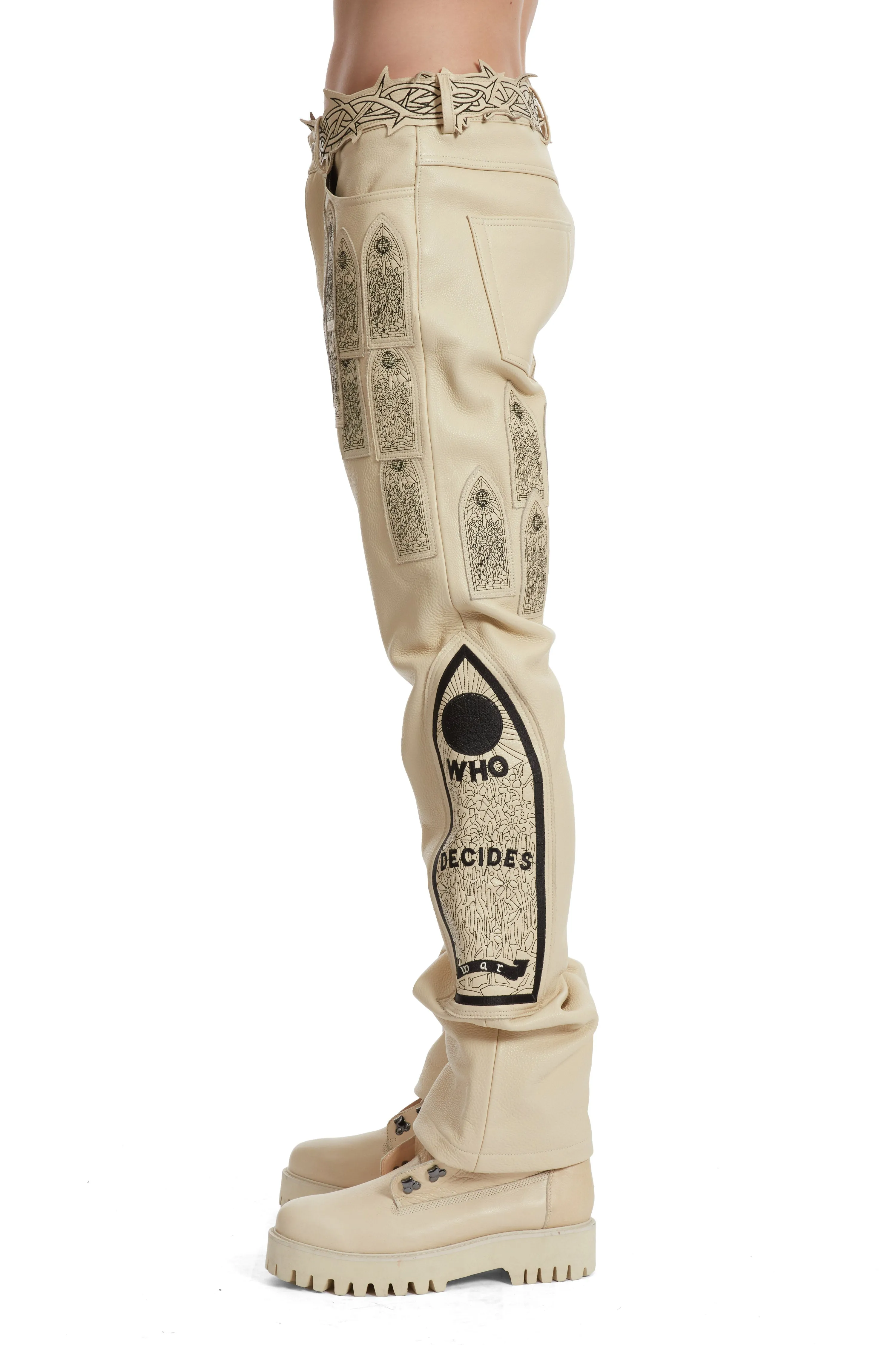 PATCHED ARCH EMBROIDERED PANT