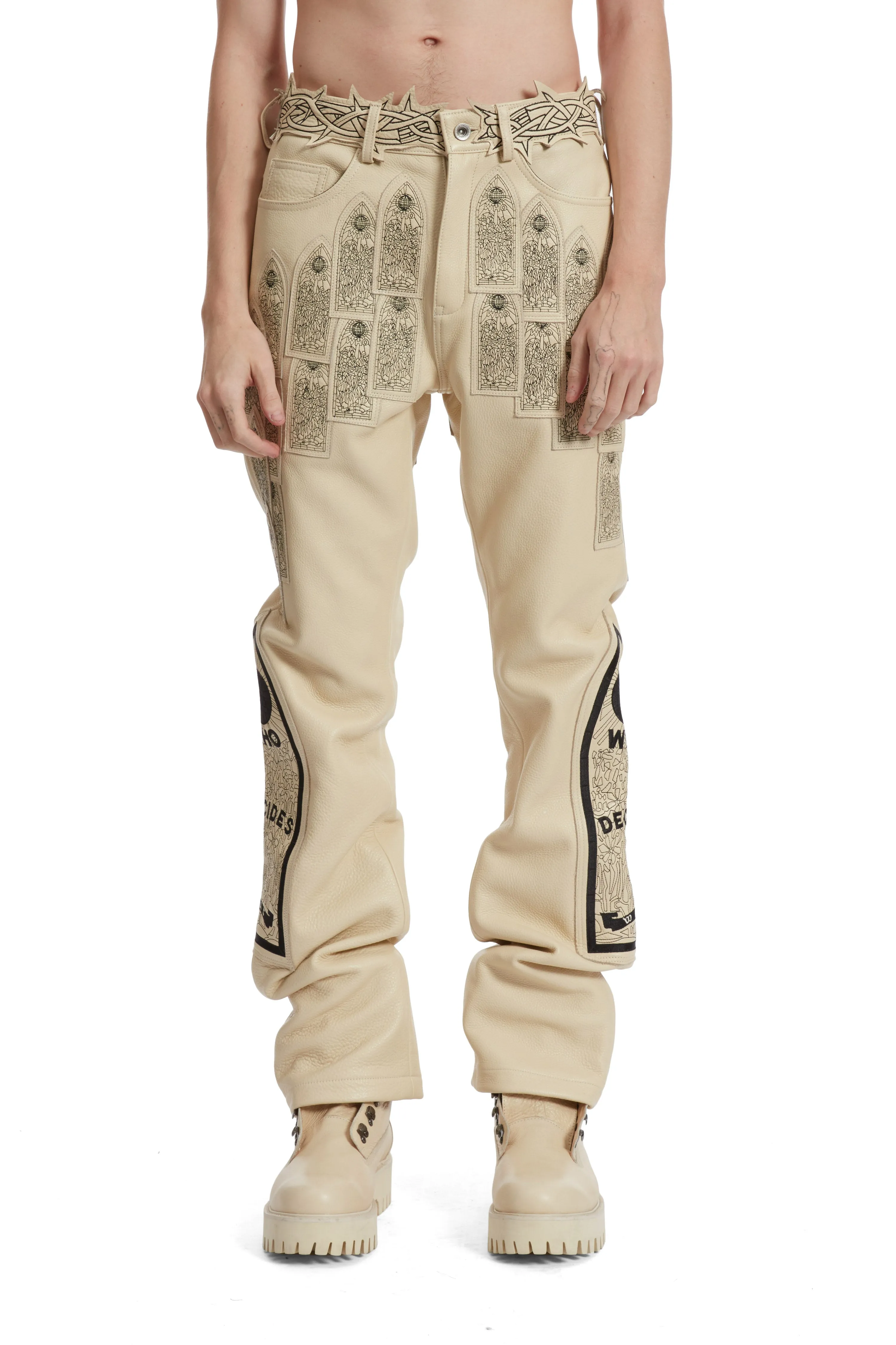 PATCHED ARCH EMBROIDERED PANT