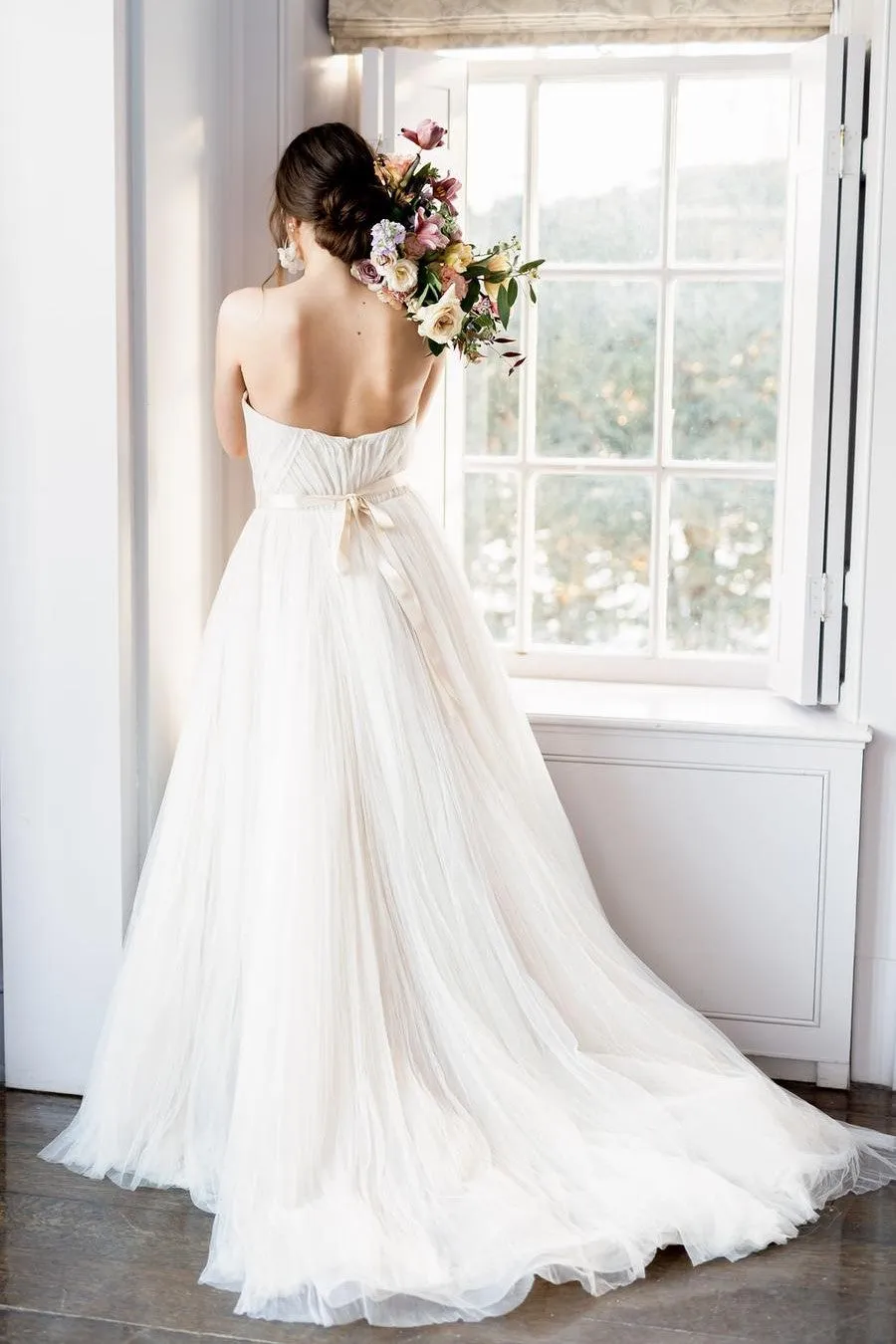 Plunging Sweetheart Bride Wedding Gown Tulle Skirt