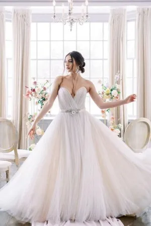Plunging Sweetheart Bride Wedding Gown Tulle Skirt
