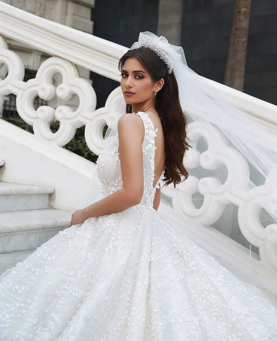Princess Lace Floral Wedding Dresses with V-neckline