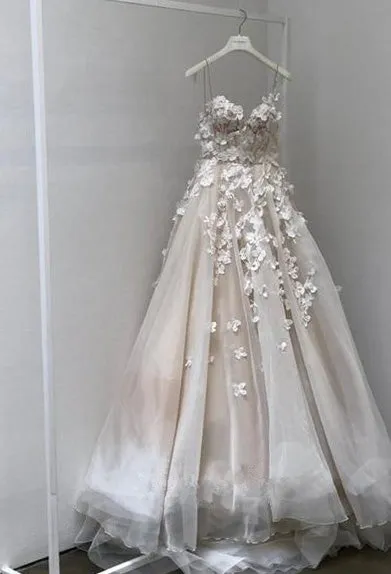 Sexy Lace Wedding Dresses with Spaghetti A-line Bridal Wedding Gown 3D Flowers