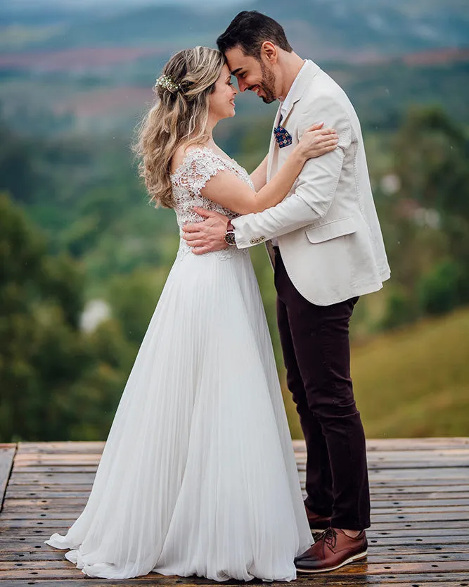 Sexy Off The Shoulder Lace Wedding Dresses Cap Sleeve A-line Bohemia Bridal Wedding Gowns 2021