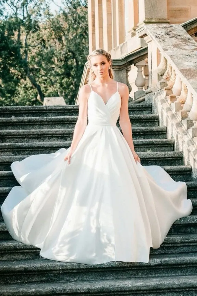 Simple Satin Girls Wedding Gown with Thin Straps