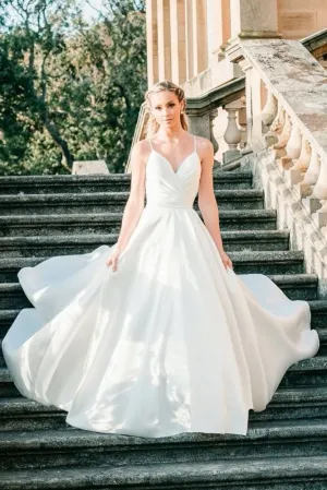 Simple Satin Girls Wedding Gown with Thin Straps