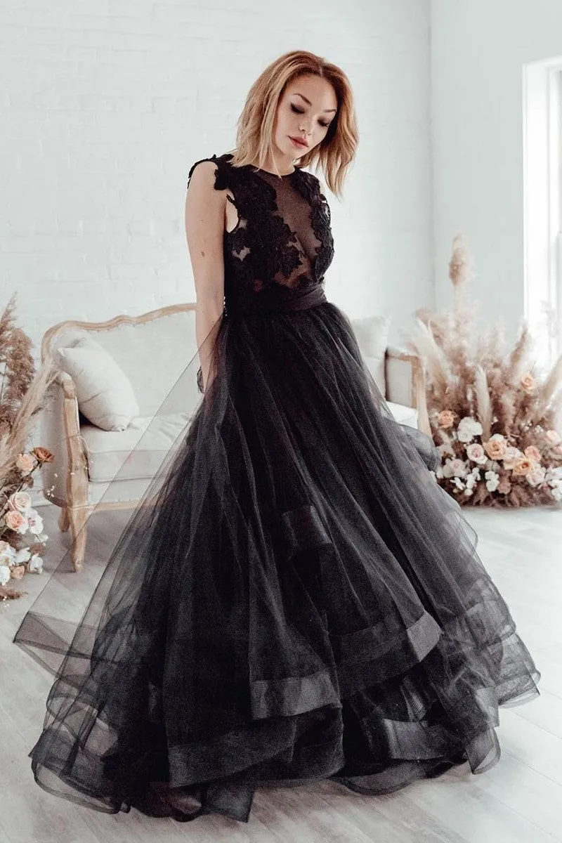 Sleeveless Appliqued Black Wedding Gown Tulle Skirt 2020