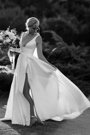 Sleeveless Satin Simple Bridal Gowns with Inner Skirt
