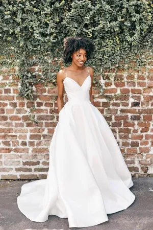 Spaghetti Straps Satin Bridal Dress Gown with Plunging Sweetheart