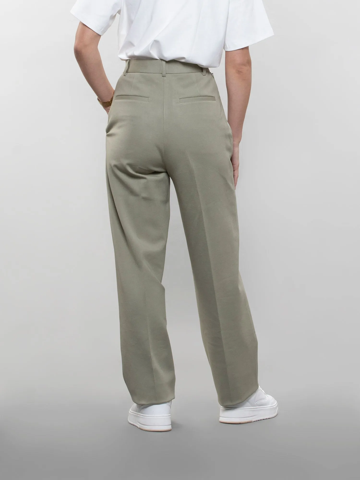 Straight-leg trouser