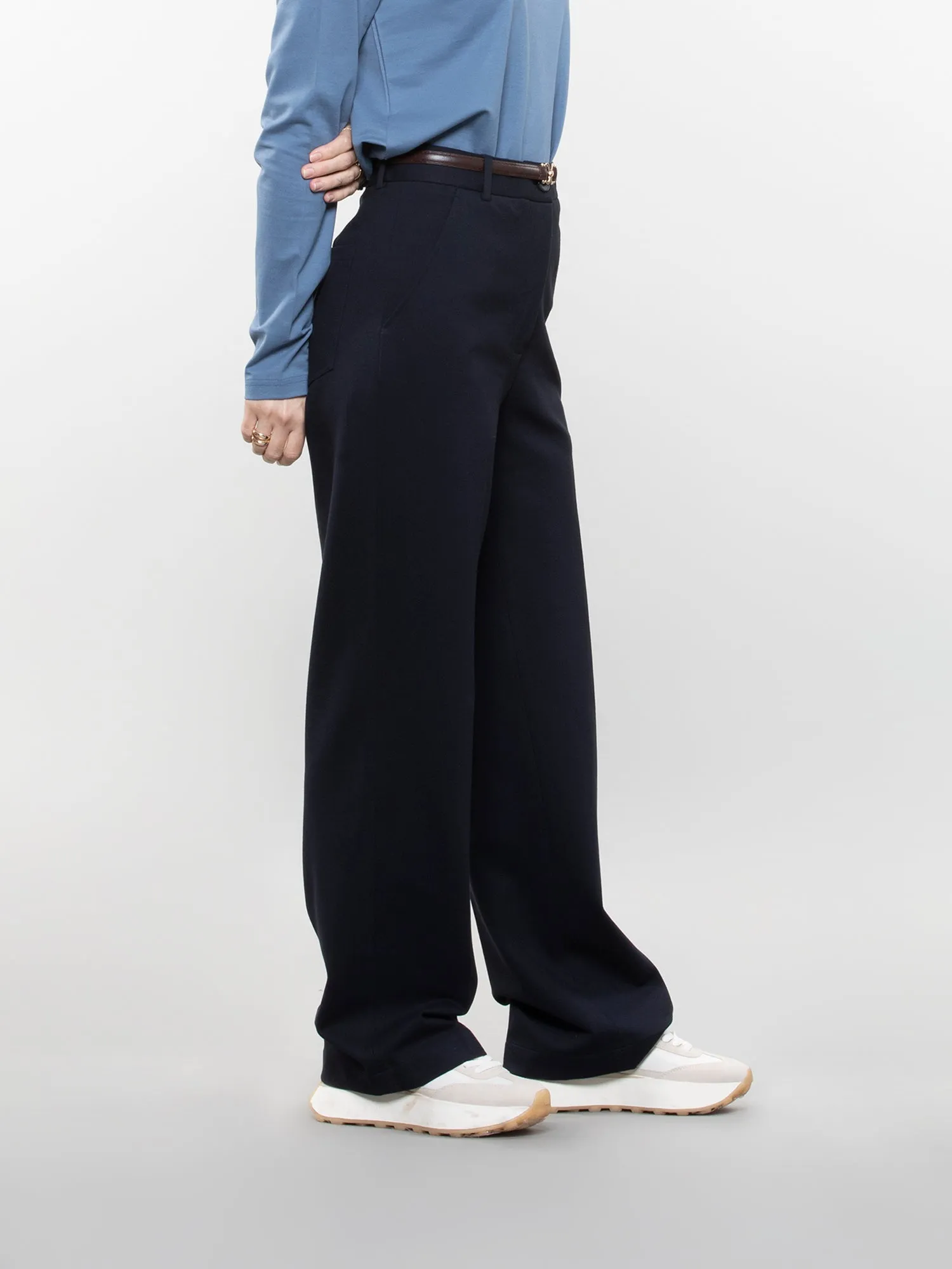 Straight-leg trouser