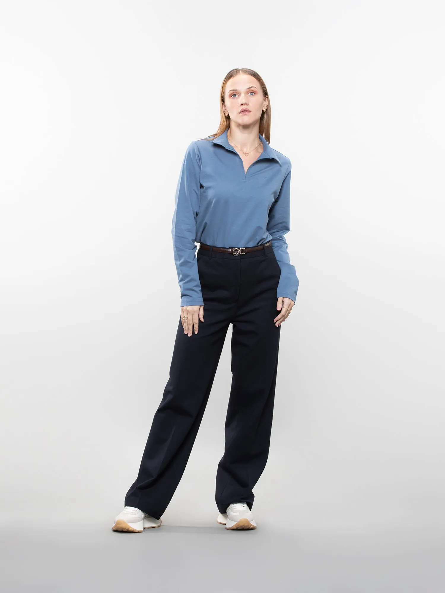 Straight-leg trouser