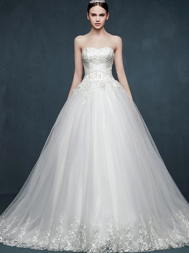 Strapless Lace Ball Gown Wedding Dress with Sweetheart Neckline
