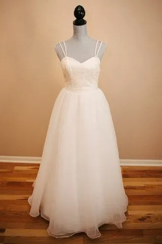 Sweet Lace Backless Wedding Dresses with Organza Skirt