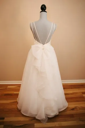 Sweet Lace Backless Wedding Dresses with Organza Skirt