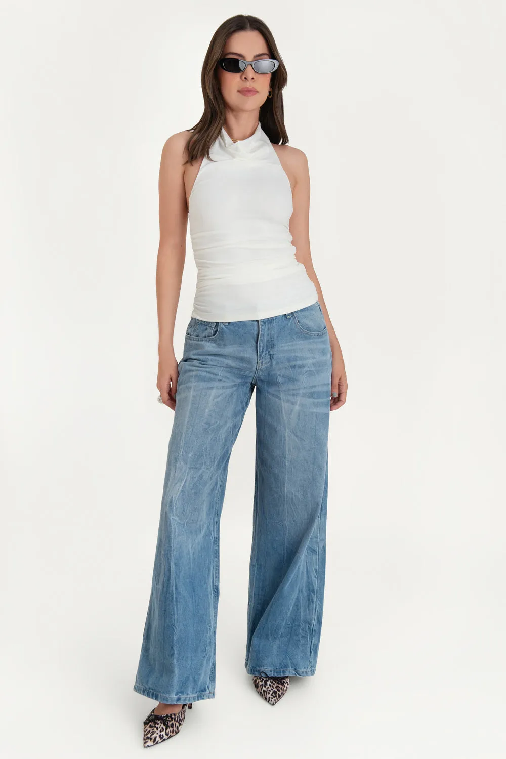 Top corto halter sin mangas