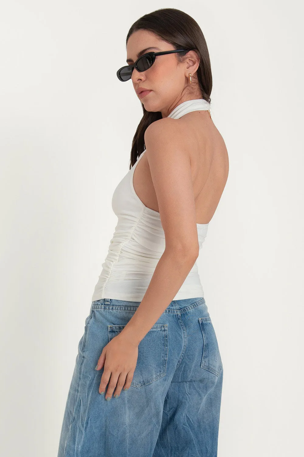 Top corto halter sin mangas