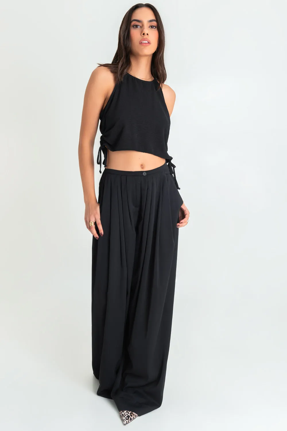 Top halter tirantes con jaretas laterales