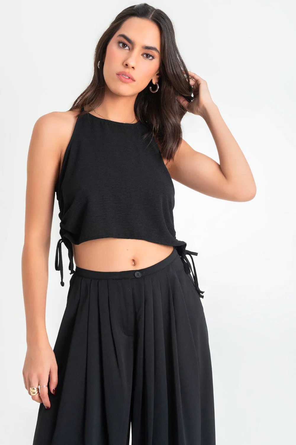 Top halter tirantes con jaretas laterales