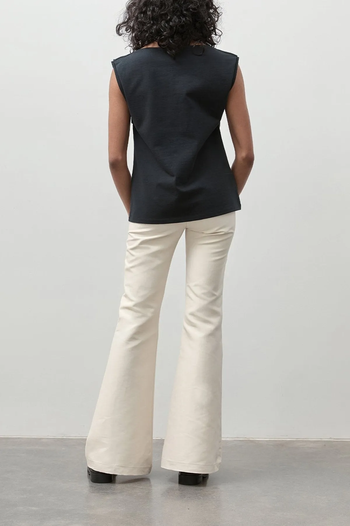 Tuck Shoulder Tee Top in Black