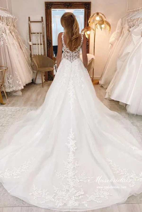 Tulle Ball Gown Scoop Court Train Wedding Dress With Lace Appliques, MW931
