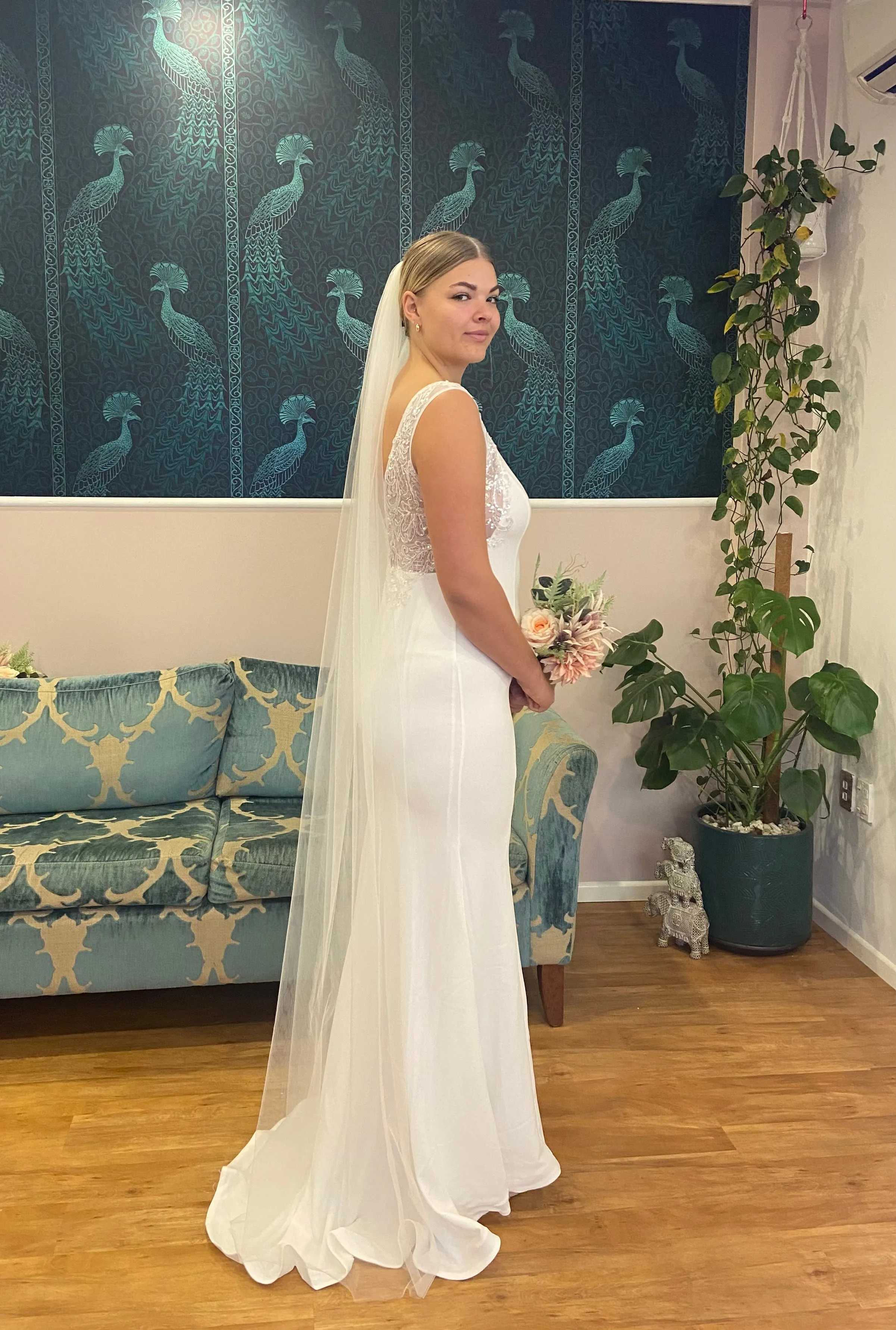 White single layer plain veil with metal comb Express NZ Wide