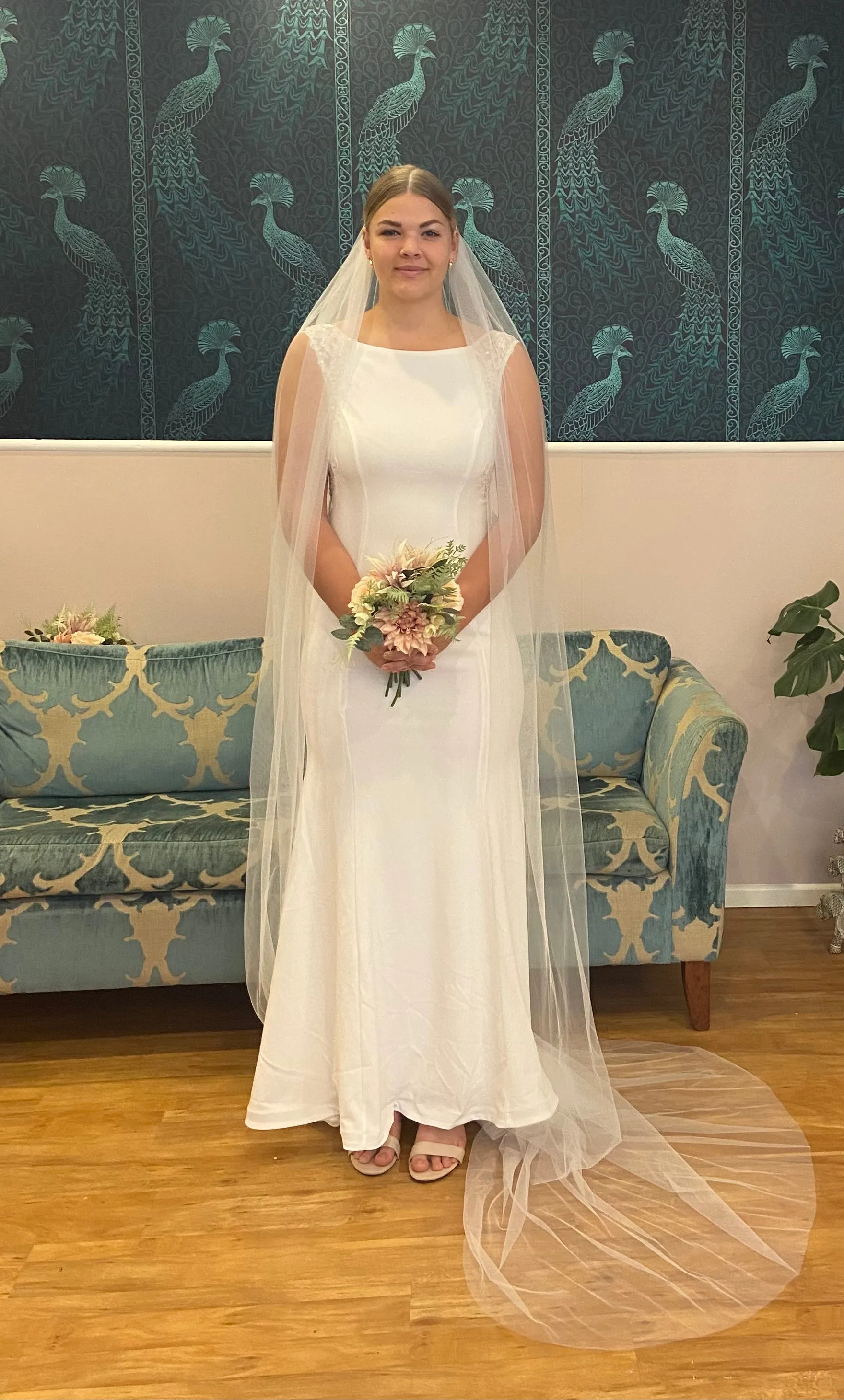 White single layer plain veil with metal comb Express NZ Wide