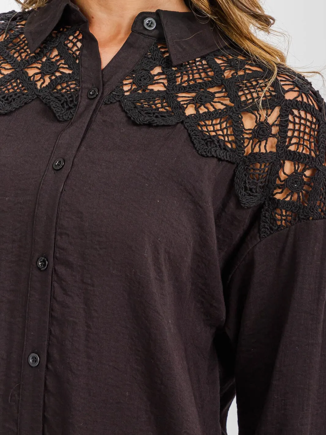 WOMEN'S LONG SLEEVE BUTTON UP LACE CROCHET DETAILED TOP