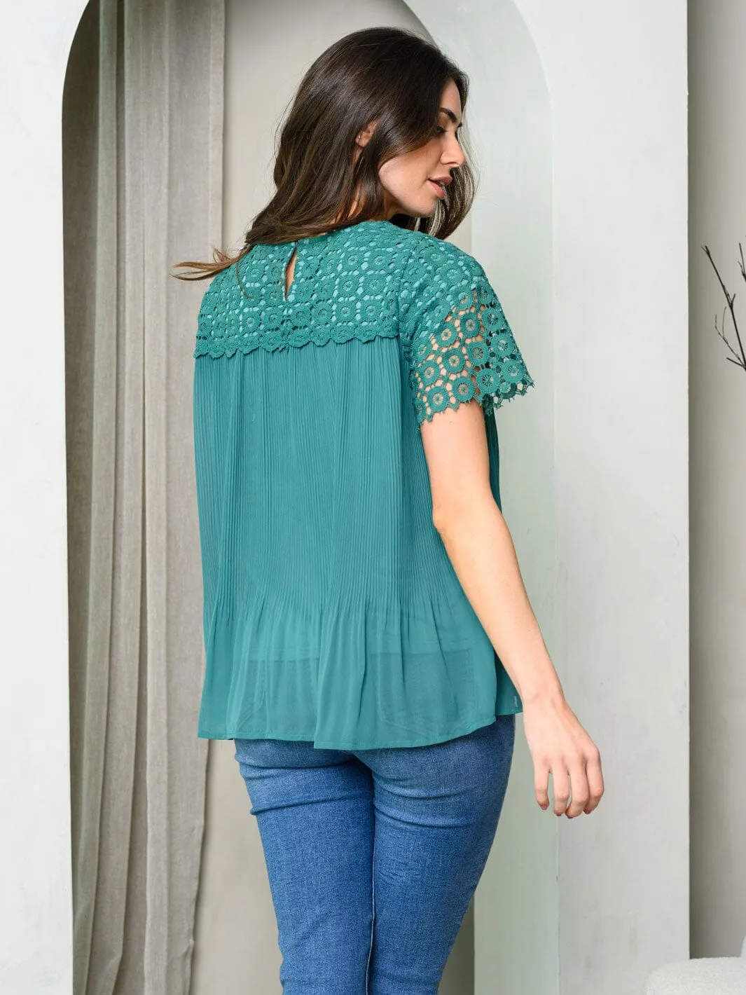 WOMEN'S SHORT SLEEVE LACE PLEATED TUNIC BLOUSE