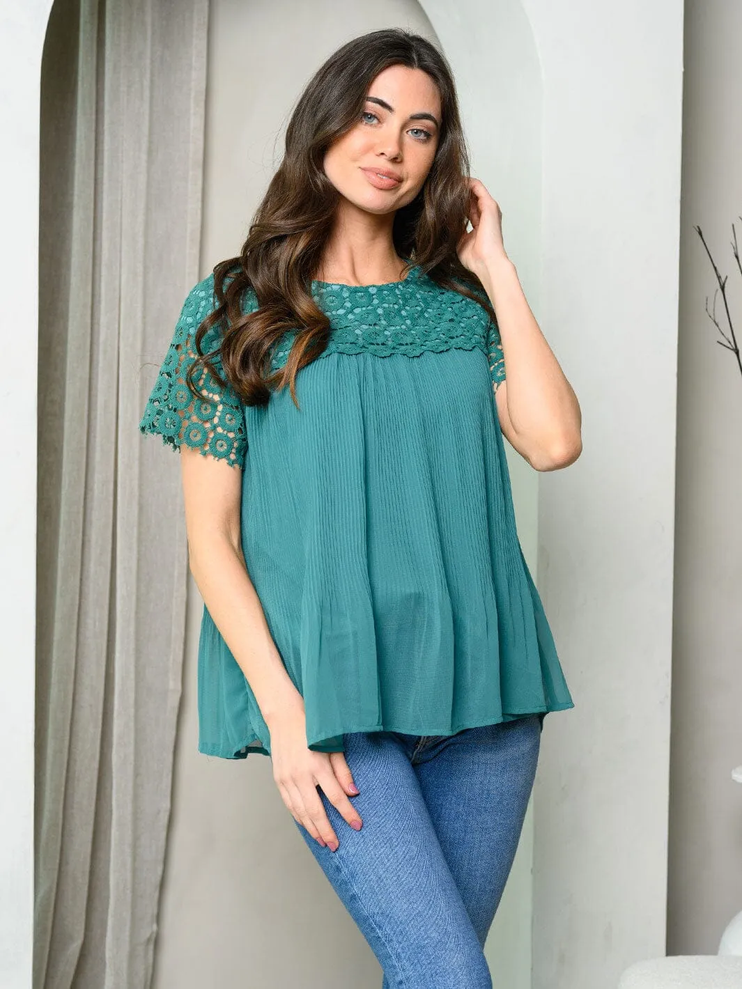 WOMEN'S SHORT SLEEVE LACE PLEATED TUNIC BLOUSE