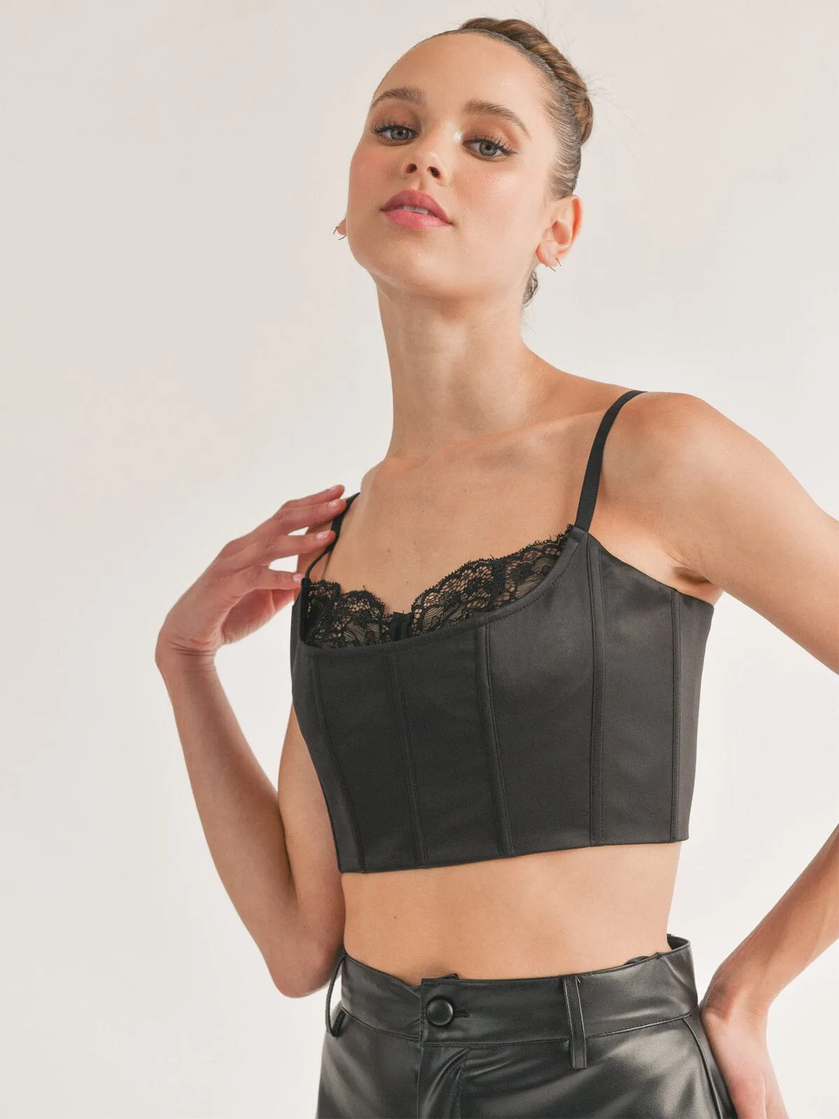 WOMEN'S SLEEVELESS LACE DETAILED CROP TOP