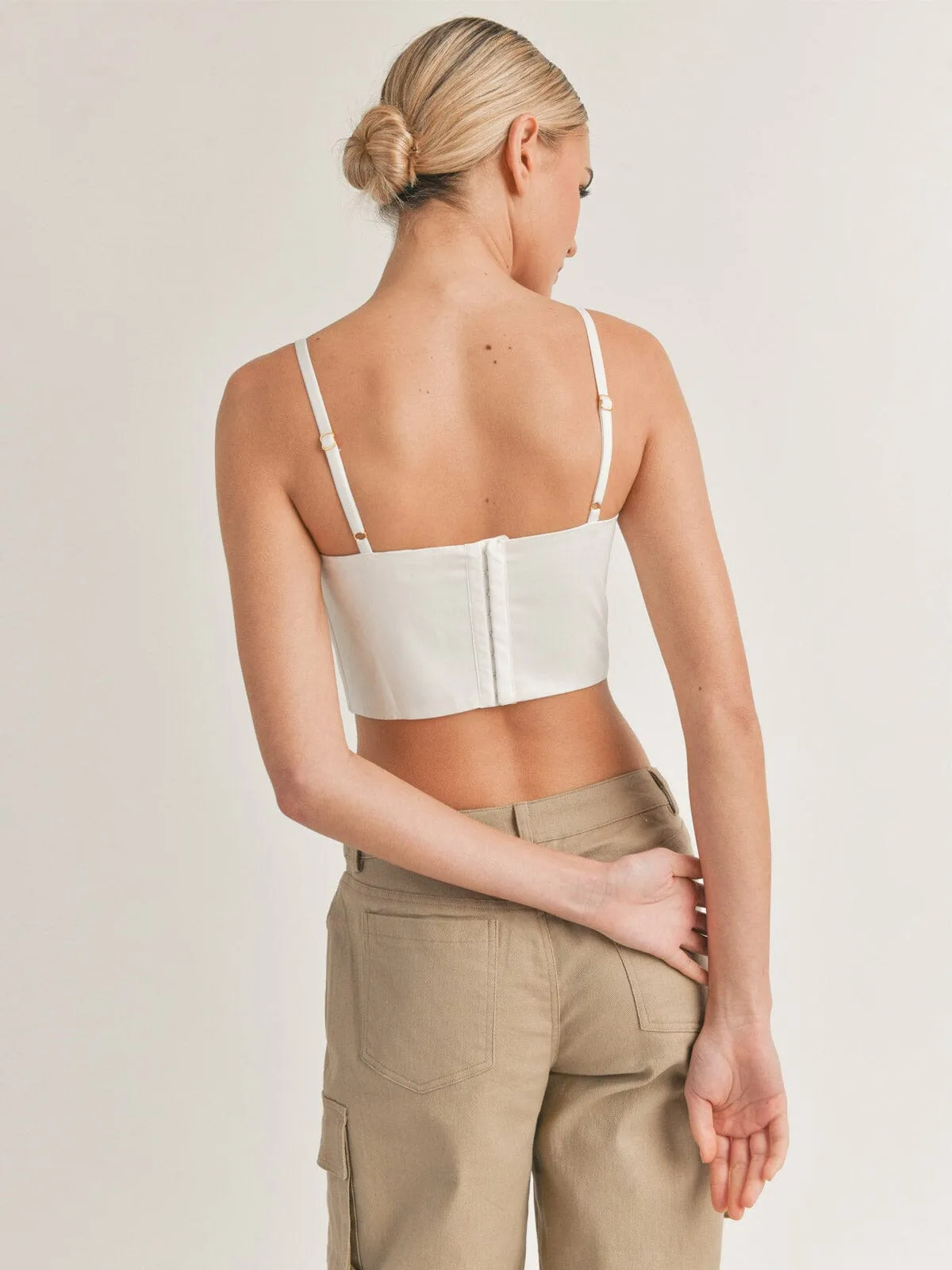 WOMEN'S SLEEVELESS LACE DETAILED CROP TOP