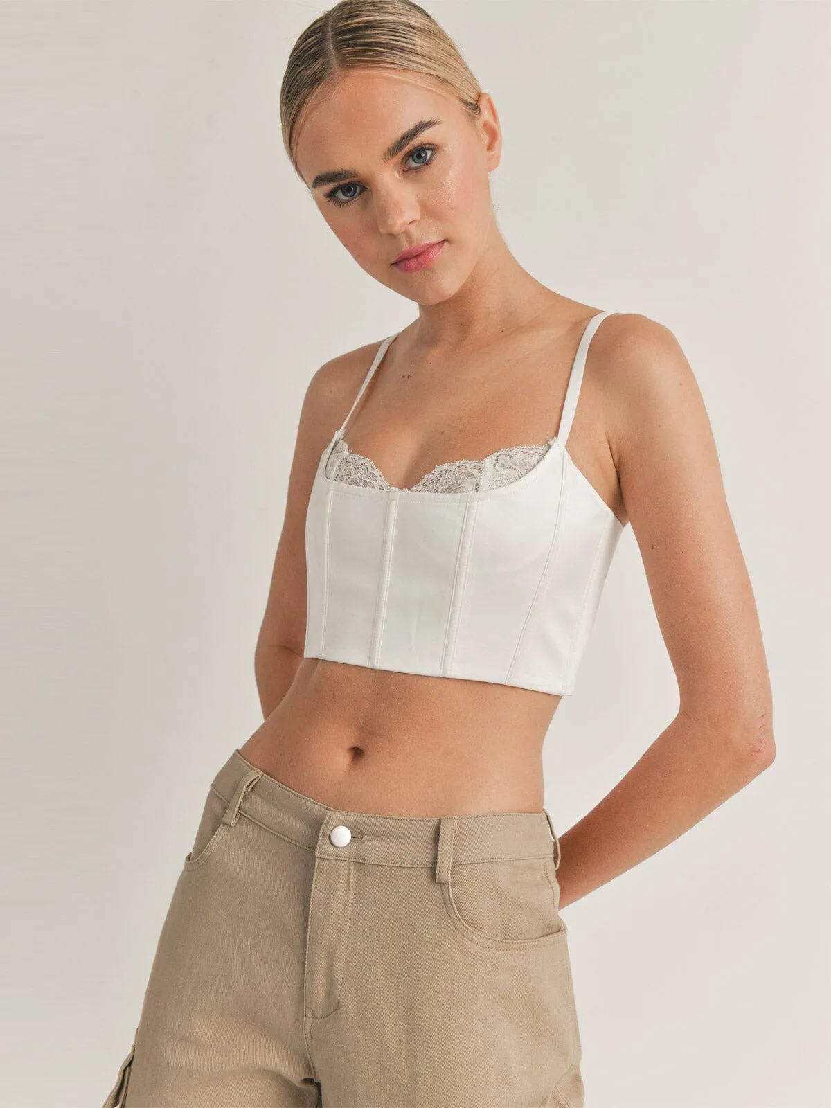 WOMEN'S SLEEVELESS LACE DETAILED CROP TOP