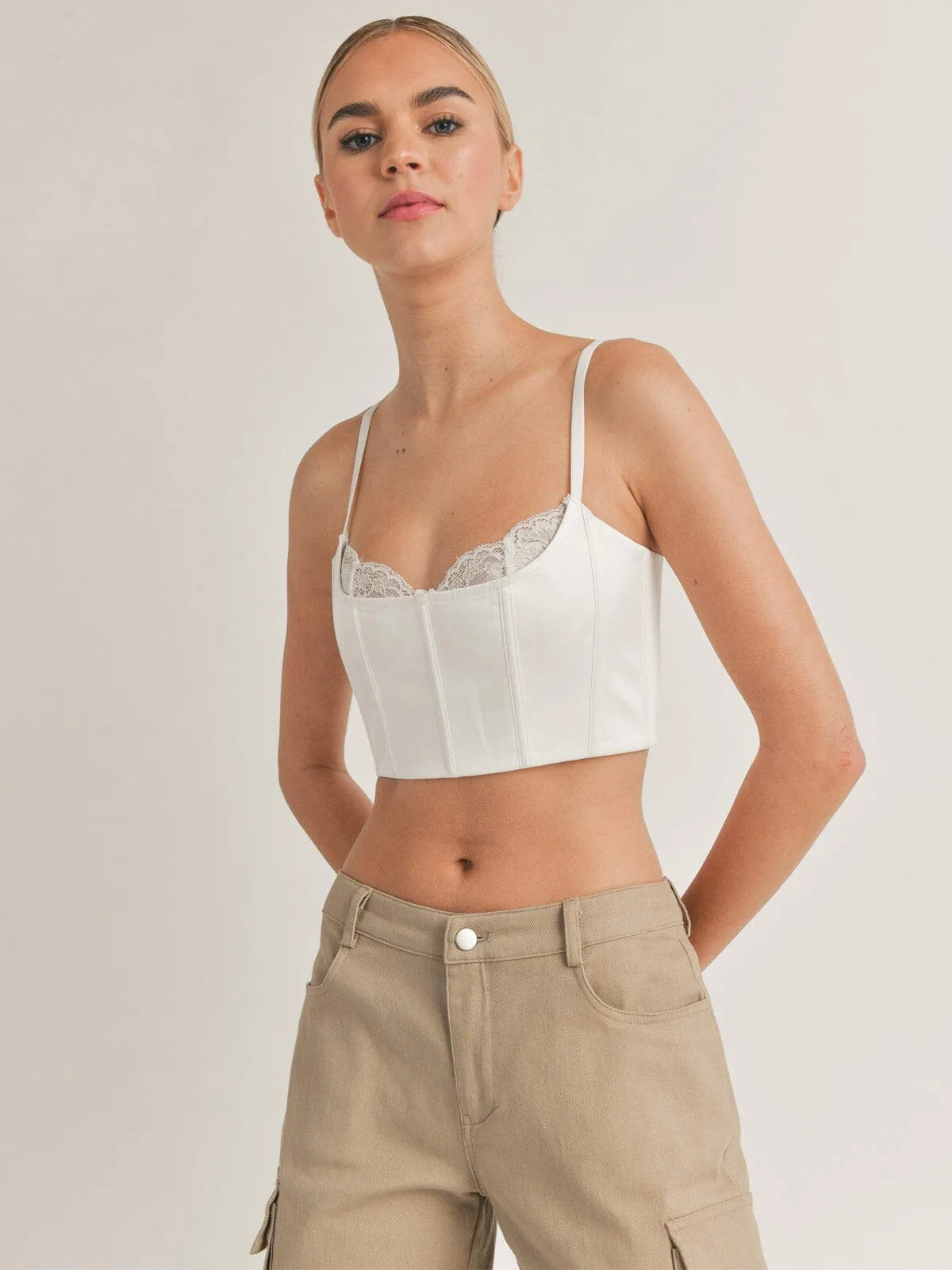 WOMEN'S SLEEVELESS LACE DETAILED CROP TOP