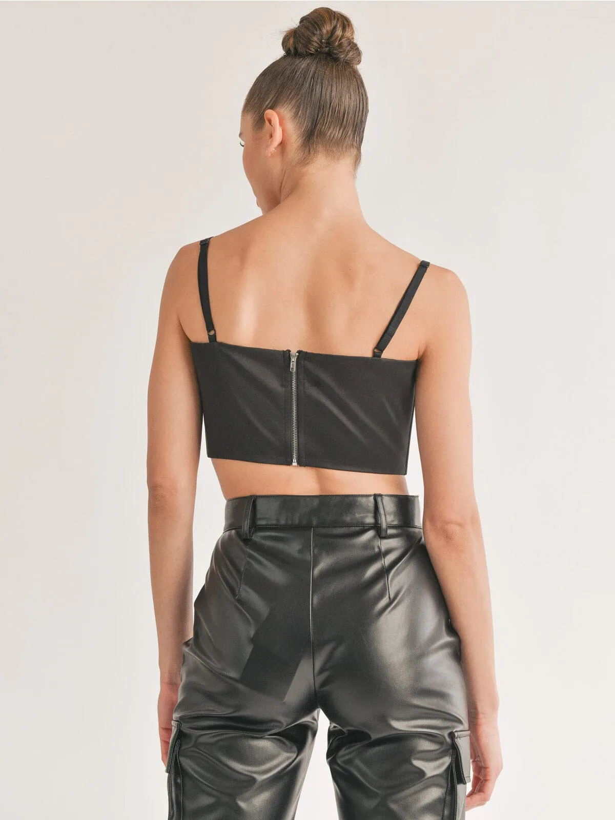 WOMEN'S SLEEVELESS LACE DETAILED CROP TOP