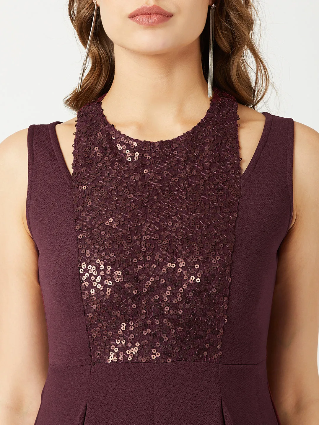 Women's Wine Color Halter Neck Sleeveless Solid Pleated Wide-Leg Sequin Paneled Regular Length Jumpsuit